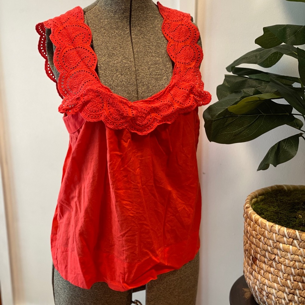 Vibrant tank with eyelet detail